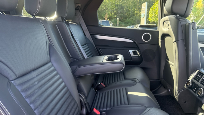 Land Rover Discovery 3.0 D350 Gemini 5dr Auto Diesel Station Wagon - Image 38